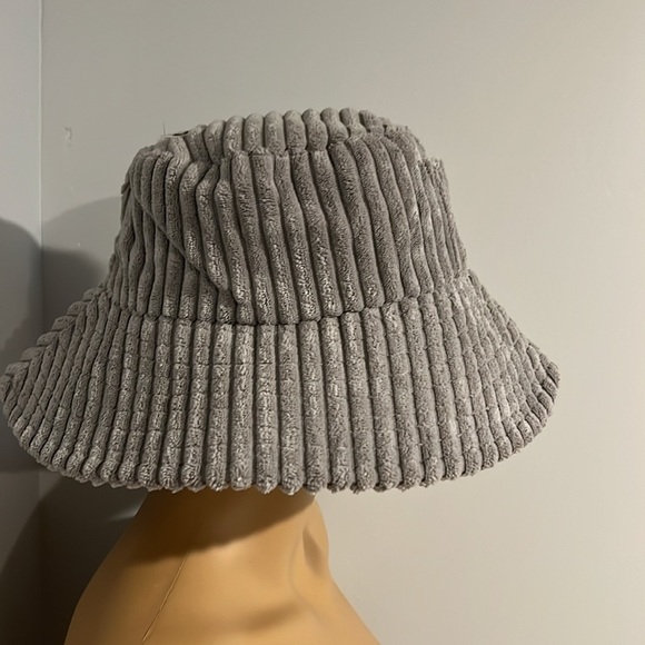 NWOT Bucket Hat - Picture 6 of 12